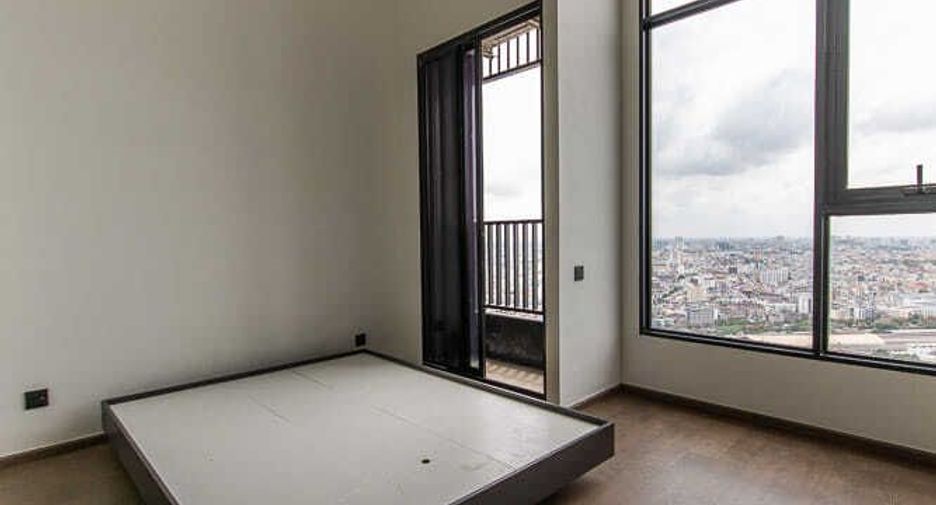 À vendre 2 chambres condo à Bang Rak, Bangkok
