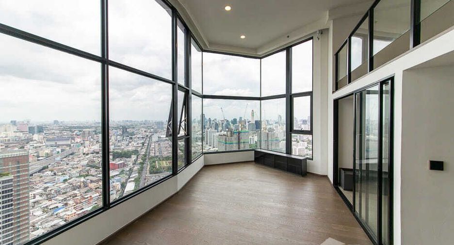 À vendre 2 chambres condo à Bang Rak, Bangkok