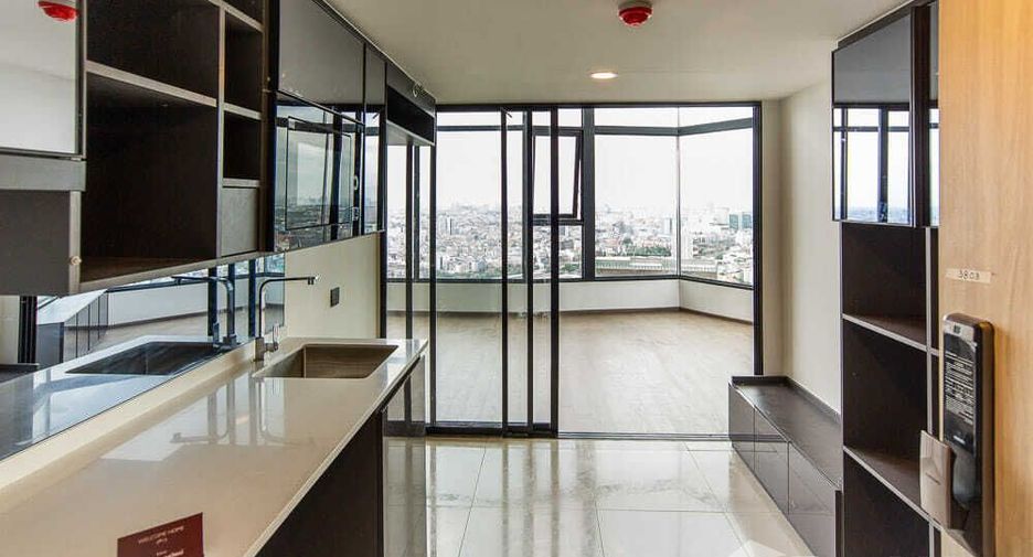 À vendre 2 chambres condo à Bang Rak, Bangkok