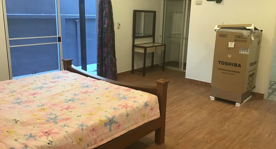 For sale 15 bedrooms townhouse in Bang Lamung, Chonburi