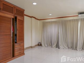 出售 3 卧室 联排别墅 在 Phra Khanong, 曼谷