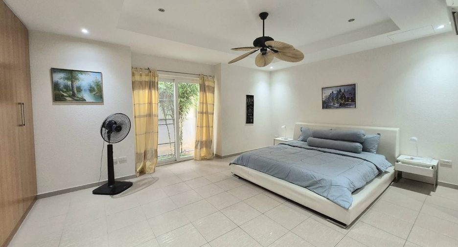 À louer 3 chambres villa à Bang Lamung, Chonburi