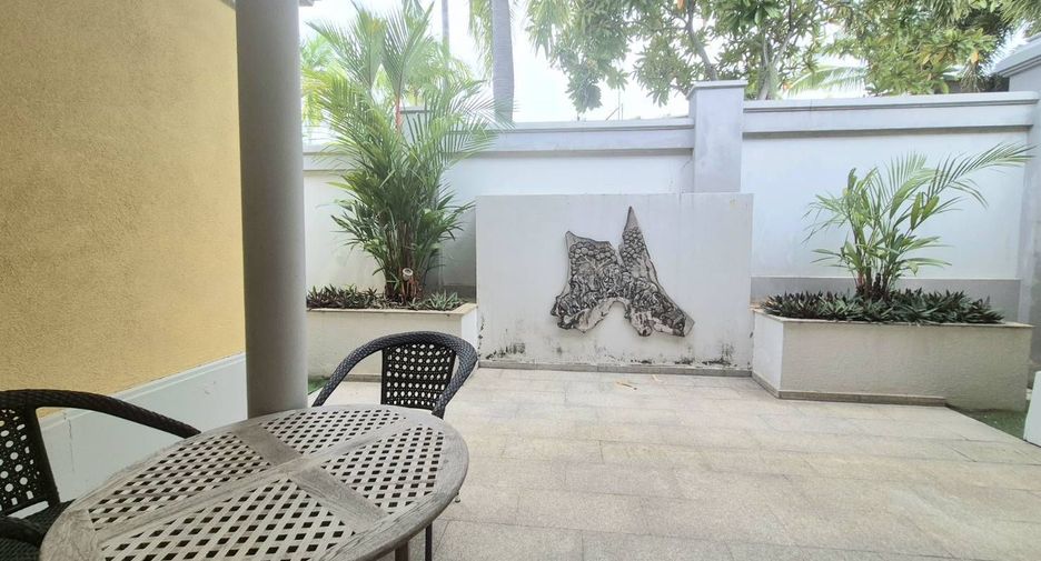 À louer 3 chambres villa à Bang Lamung, Chonburi