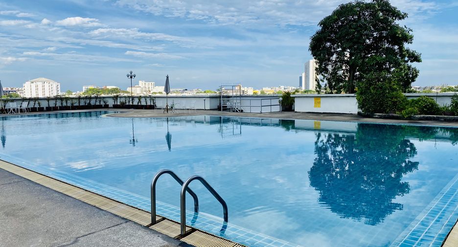 For sale studio condo in Bang Na, Bangkok