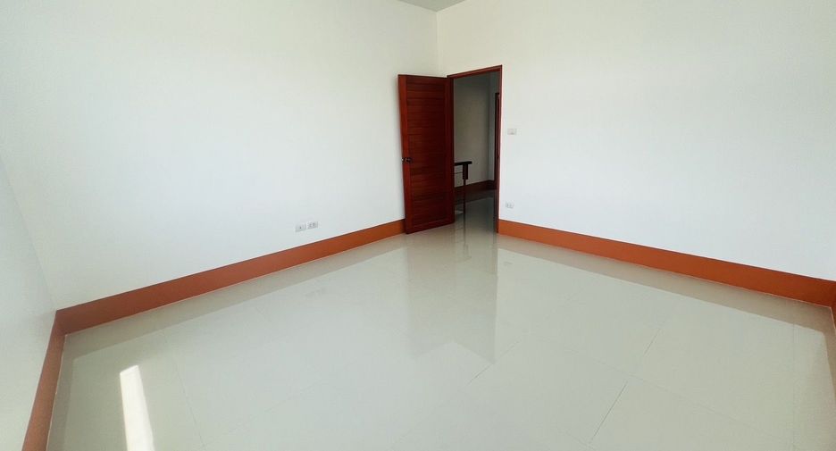 For sale 2 bedrooms retail Space in Thalang, Phuket