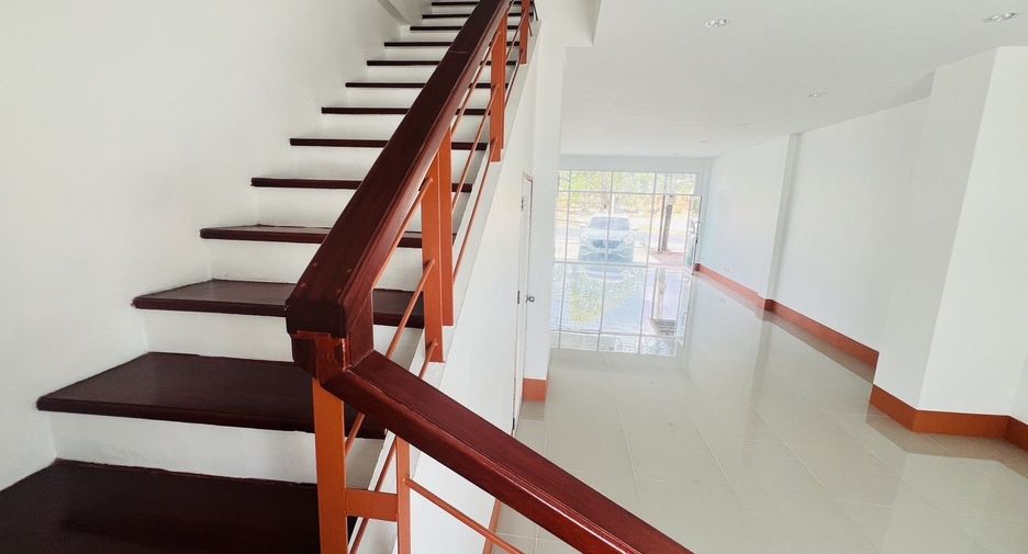 For sale 2 bedrooms retail Space in Thalang, Phuket