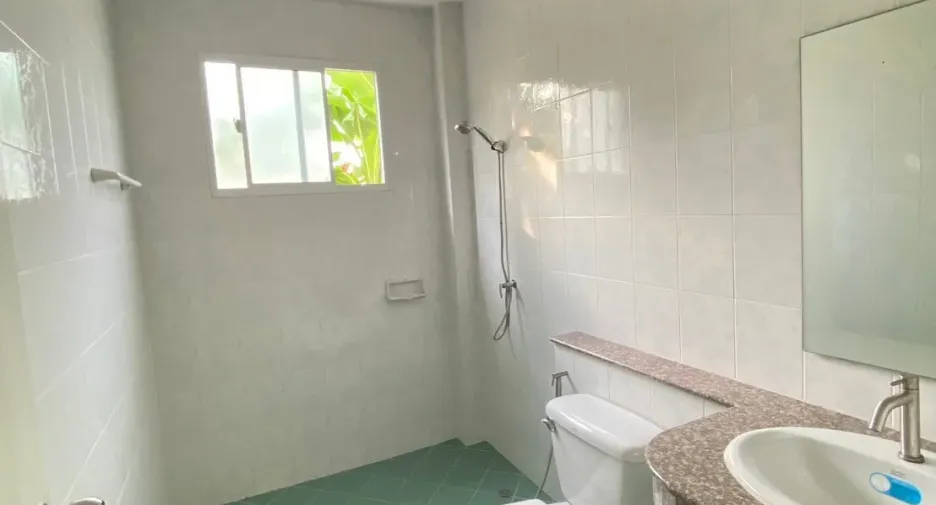 Casa en venta de 5 habitaciones en Phutthamonthon, Nakhon Pathom
