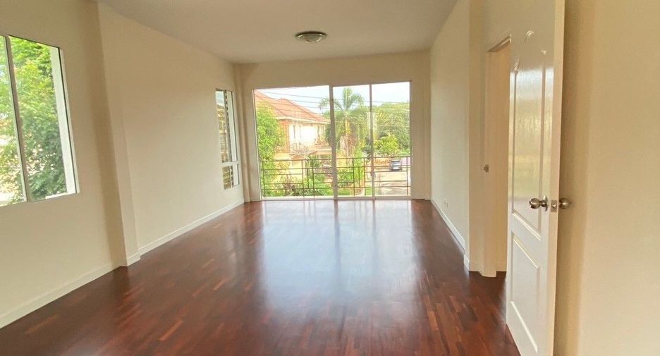 À vendre 5 chambres maison à Phutthamonthon, Nakhon Pathom