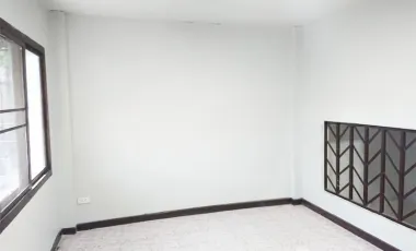 For sale 4 bedrooms townhouse in Don Mueang, Bangkok
