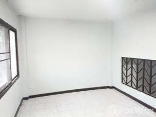 For sale 4 bedrooms townhouse in Don Mueang, Bangkok