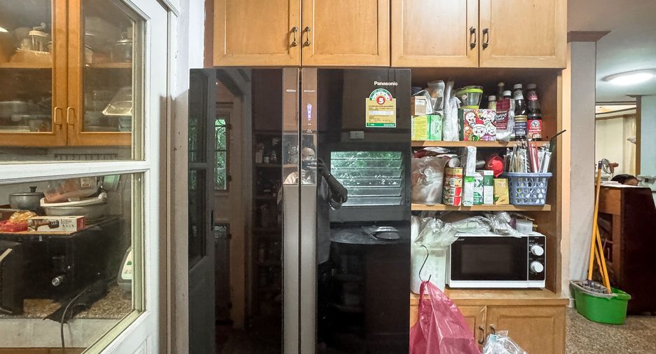 Haus zum Kauf mit 3 Zimmer in Bang Khun Thian, Bangkok