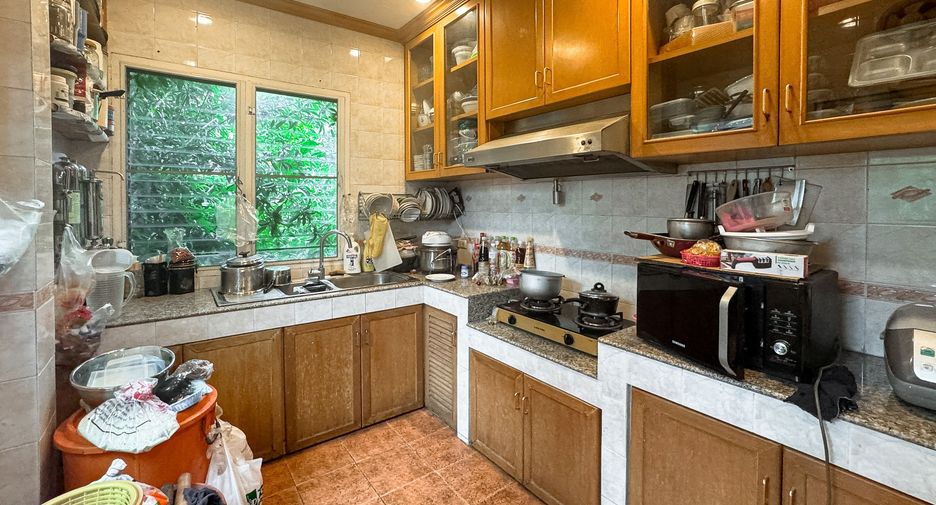 Haus zum Kauf mit 3 Zimmer in Bang Khun Thian, Bangkok
