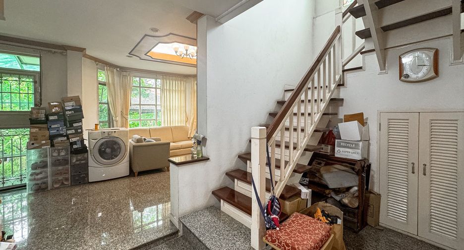 Haus zum Kauf mit 3 Zimmer in Bang Khun Thian, Bangkok