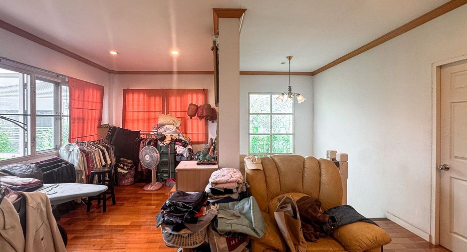 Haus zum Kauf mit 3 Zimmer in Bang Khun Thian, Bangkok