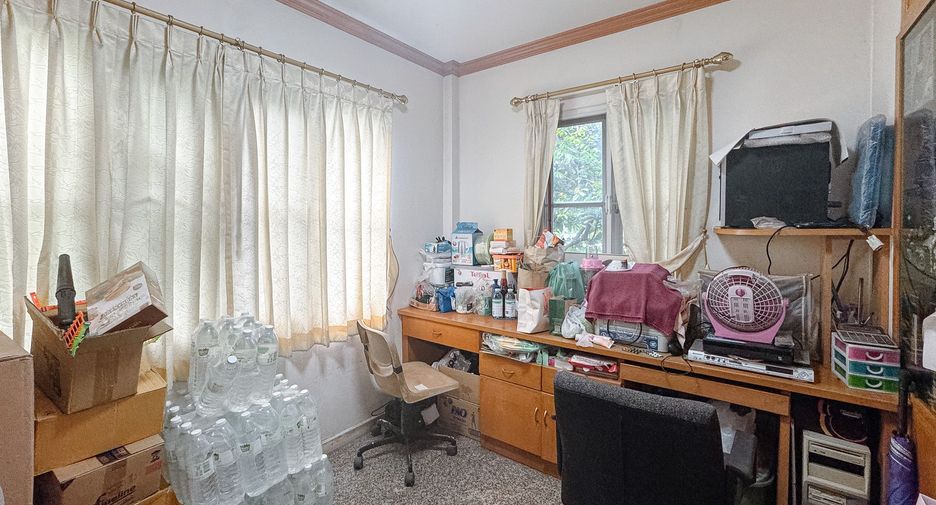 Haus zum Kauf mit 3 Zimmer in Bang Khun Thian, Bangkok