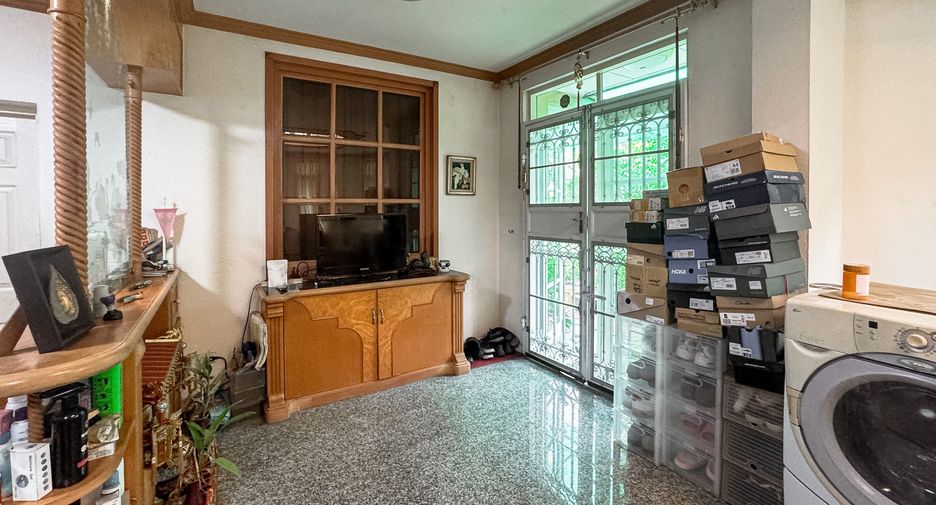 Haus zum Kauf mit 3 Zimmer in Bang Khun Thian, Bangkok