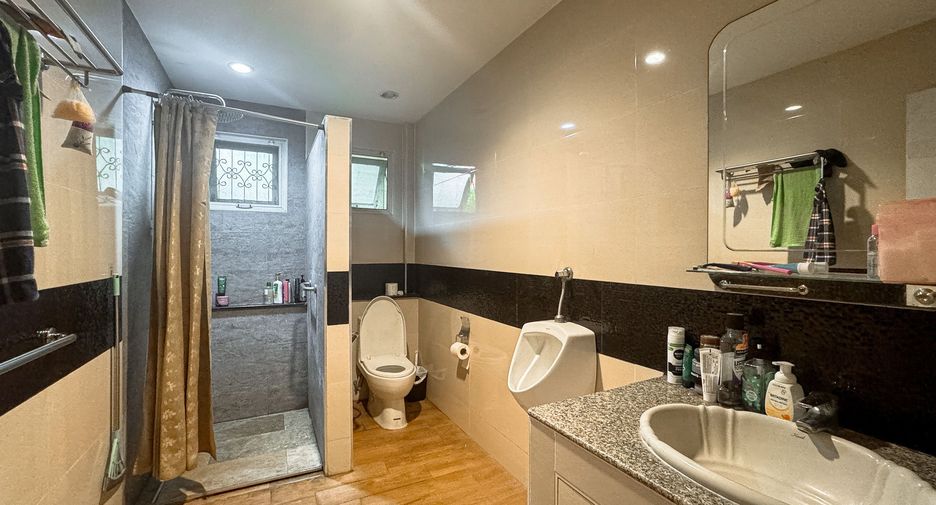 Haus zum Kauf mit 3 Zimmer in Bang Khun Thian, Bangkok