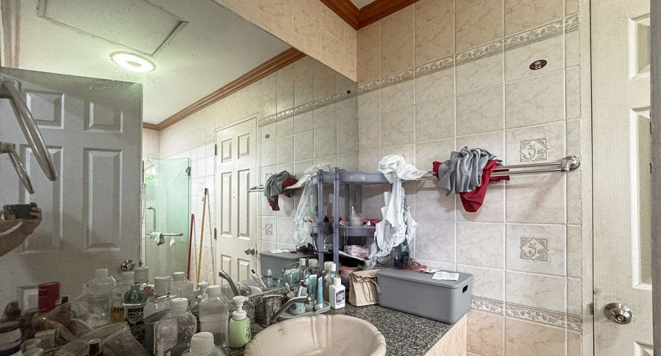 Haus zum Kauf mit 3 Zimmer in Bang Khun Thian, Bangkok