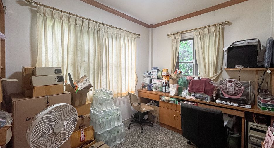 Haus zum Kauf mit 3 Zimmer in Bang Khun Thian, Bangkok