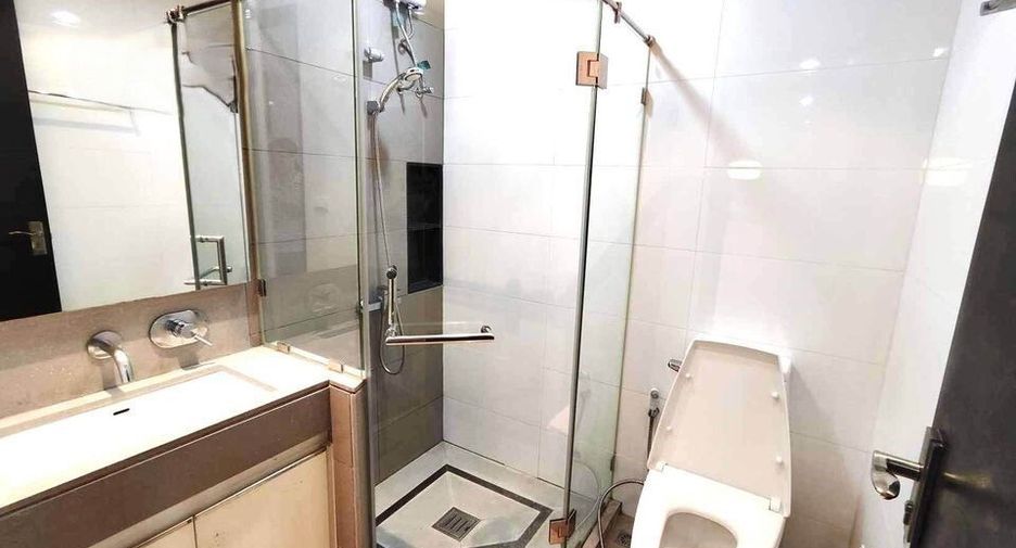 À vendre 2 chambres condo à Pathum Wan, Bangkok