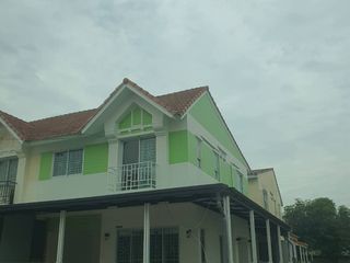 For sale 3 bedrooms townhouse in Khlong Sam Wa, Bangkok