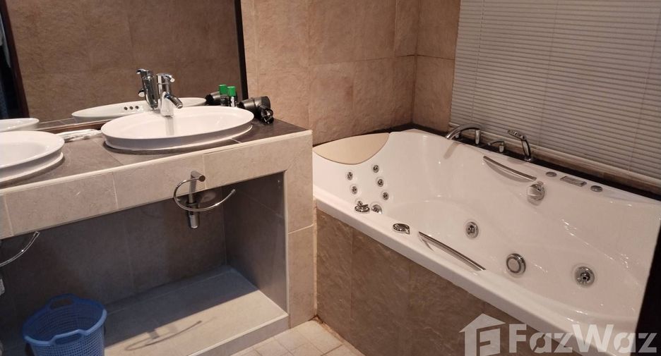 For rent 5 bedrooms villa in Kathu, Phuket