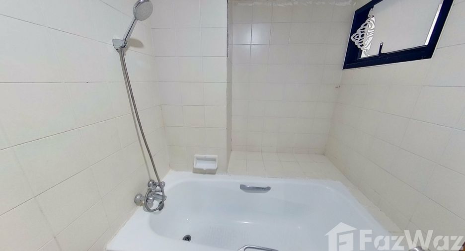 For sale 4 bedrooms condo in Watthana, Bangkok
