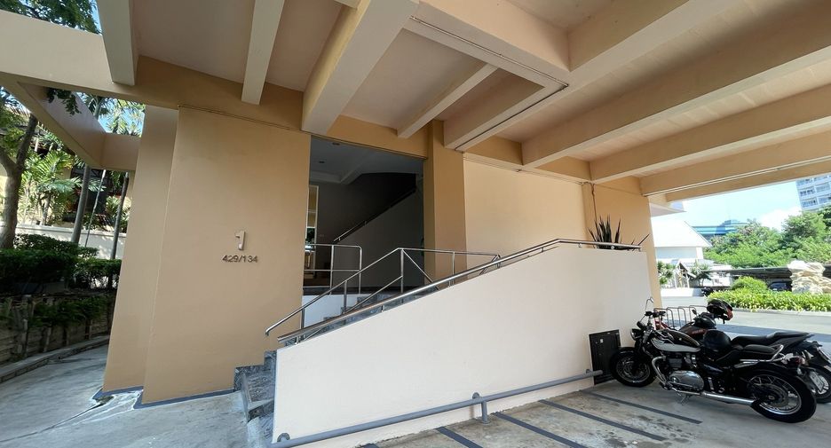 For sale 34 bedrooms retail Space in Bang Lamung, Chonburi