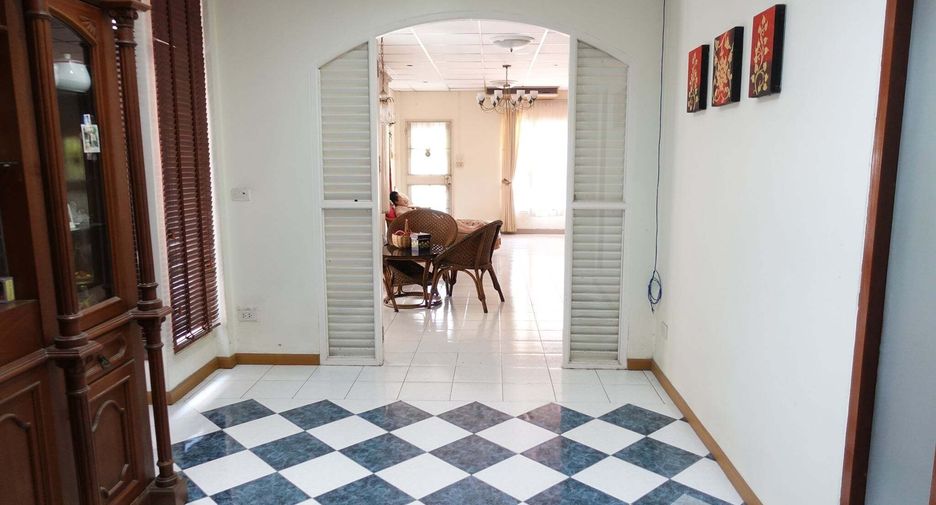 For sale 3 bedrooms house in Thawi Watthana, Bangkok