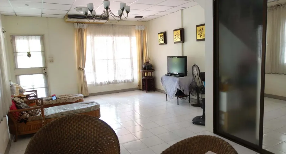 For sale 3 bedrooms house in Thawi Watthana, Bangkok