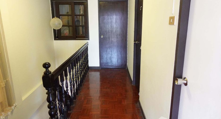 For sale 3 bedrooms house in Thawi Watthana, Bangkok