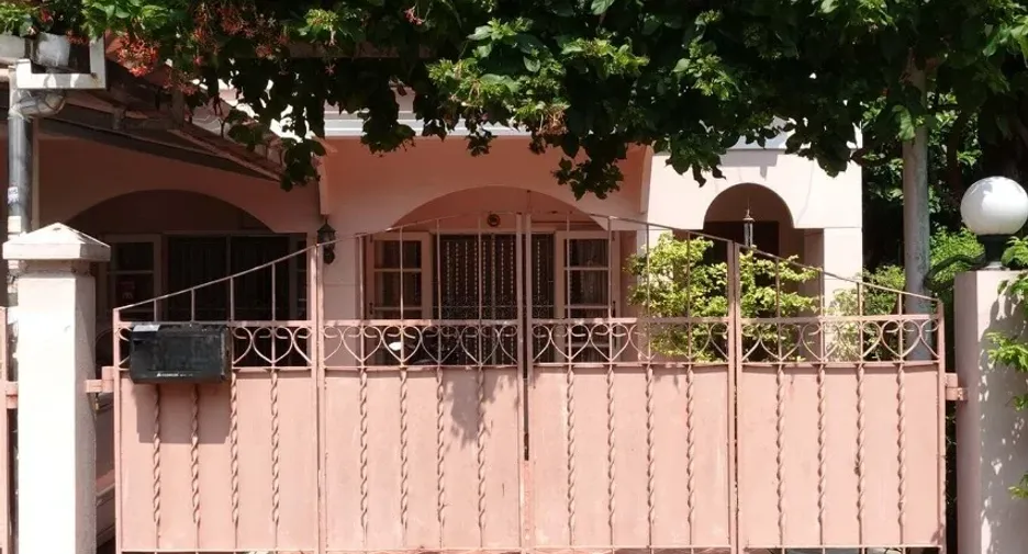 For sale 3 bedrooms house in Thawi Watthana, Bangkok