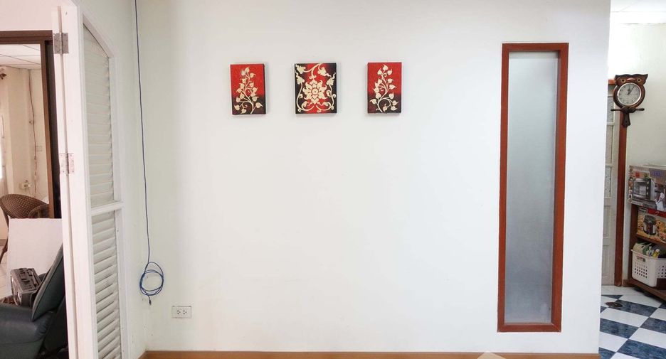 For sale 3 bedrooms house in Thawi Watthana, Bangkok