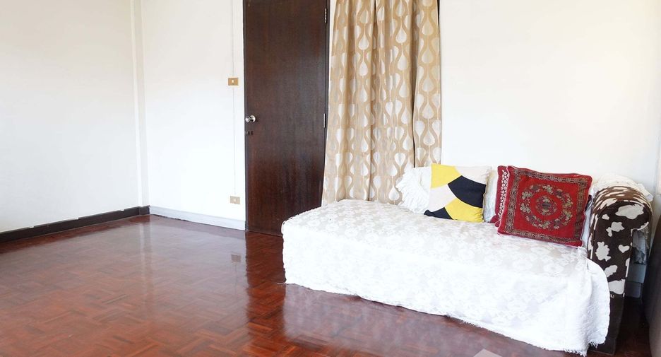 For sale 3 bedrooms house in Thawi Watthana, Bangkok