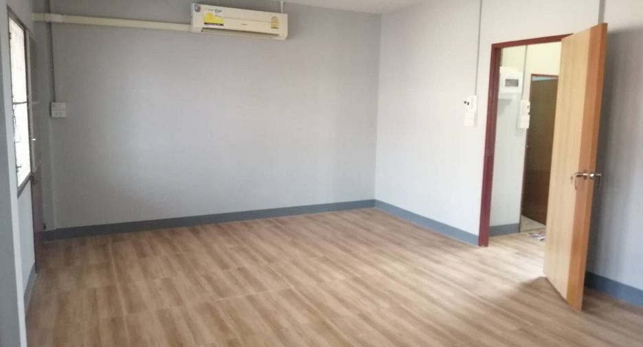 Casa adosada en venta de 3 habitaciones en Mueang Sisaket, Sisaket