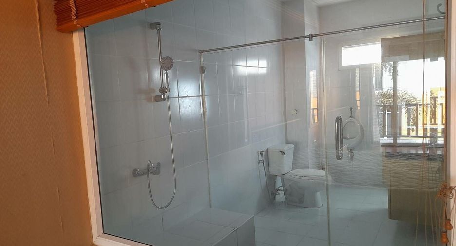 For sale 3 bedrooms townhouse in Bang Lamung, Chonburi