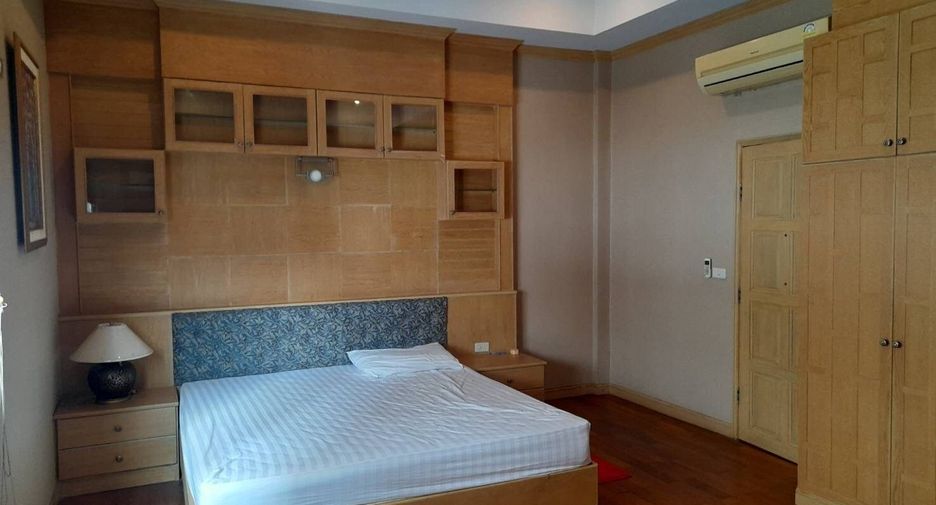 For sale 3 bedrooms townhouse in Bang Lamung, Chonburi