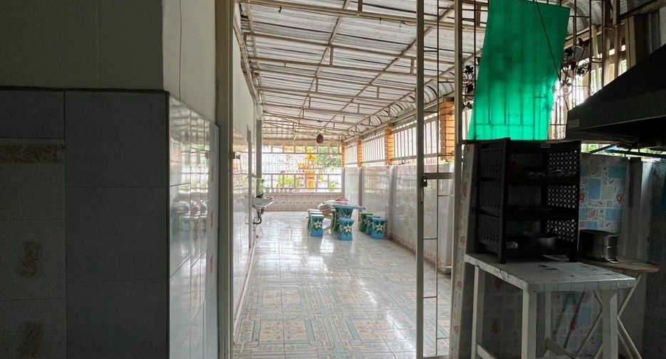 For sale 3 bedrooms townhouse in Phra Samut Chedi, Samut Prakan