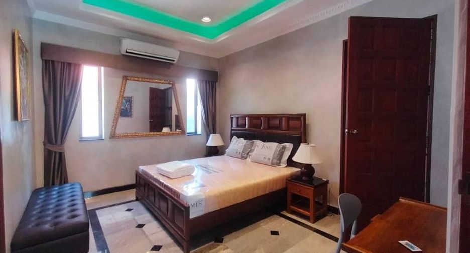 À louer 4 chambres villa à Bang Lamung, Chonburi