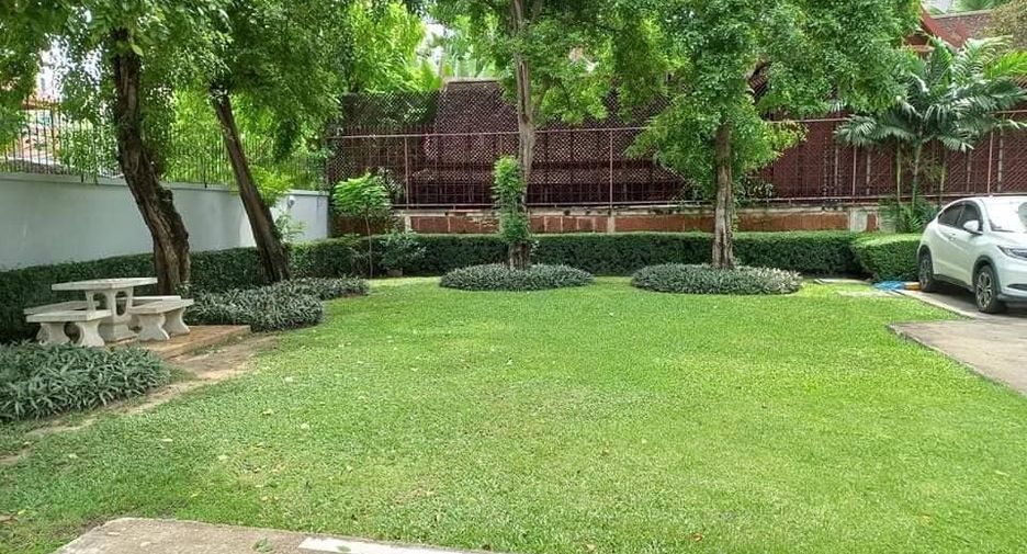 For sale 2 bedrooms condo in Pathum Wan, Bangkok