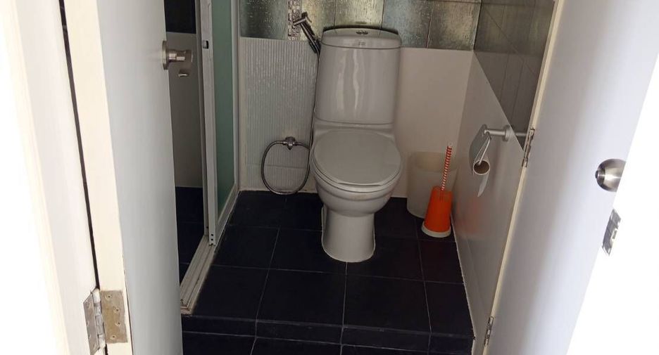 À vendre 3 chambres condo à Na Jomtien, Pattaya