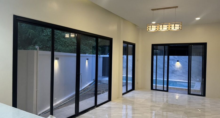 Casa en venta y en alquiler de 3 habitaciones en Mueang Phuket, Phuket