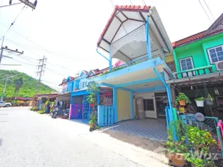 2 Bedroom Townhouse In Si Racha, Chonburi