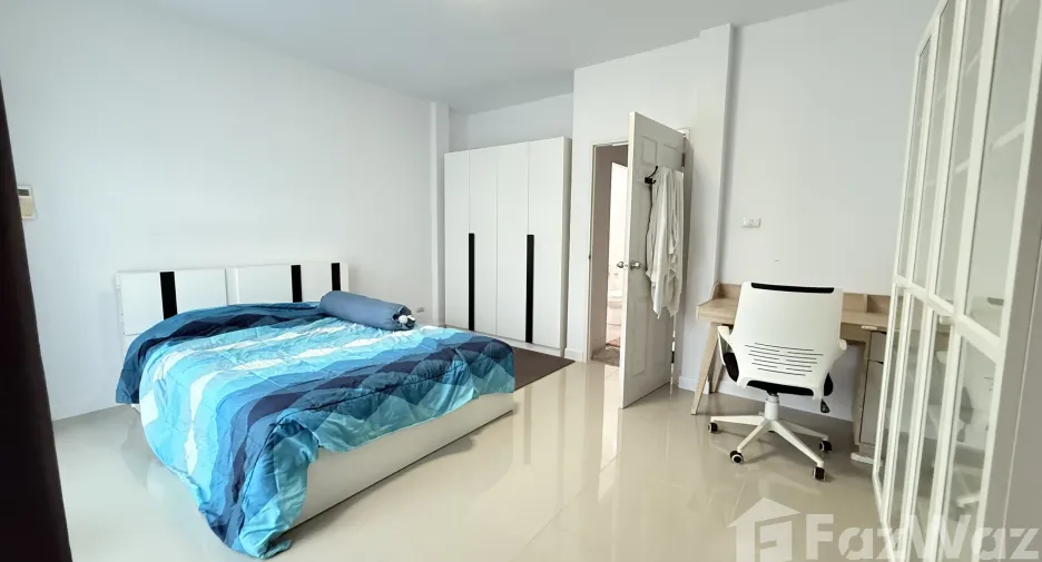 For sale 4 bedrooms townhouse in Mueang Phuket, Phuket