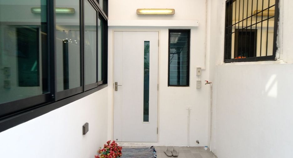For sale 3 ベッドルーム townhouse in Lat Phrao, Bangkok
