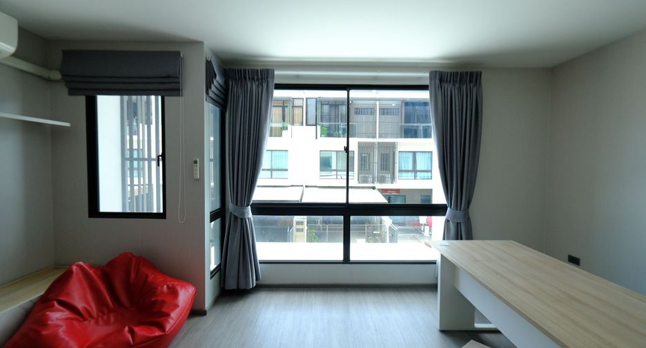 For sale 3 ベッドルーム townhouse in Lat Phrao, Bangkok