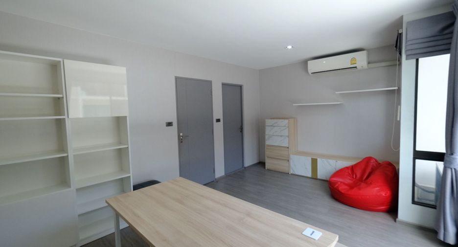 For sale 3 ベッドルーム townhouse in Lat Phrao, Bangkok