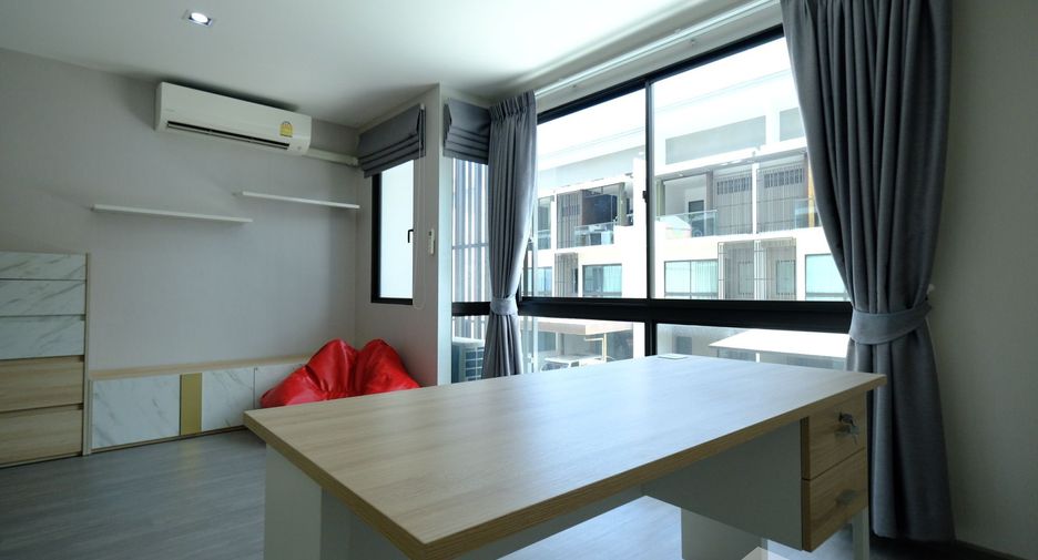 For sale 3 ベッドルーム townhouse in Lat Phrao, Bangkok