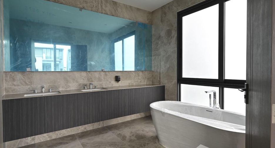 Villa en venta de 4 habitaciones en Huai Khwang, Bangkok
