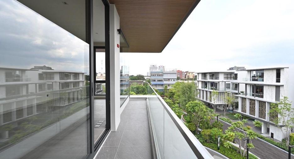 Villa en venta de 4 habitaciones en Huai Khwang, Bangkok